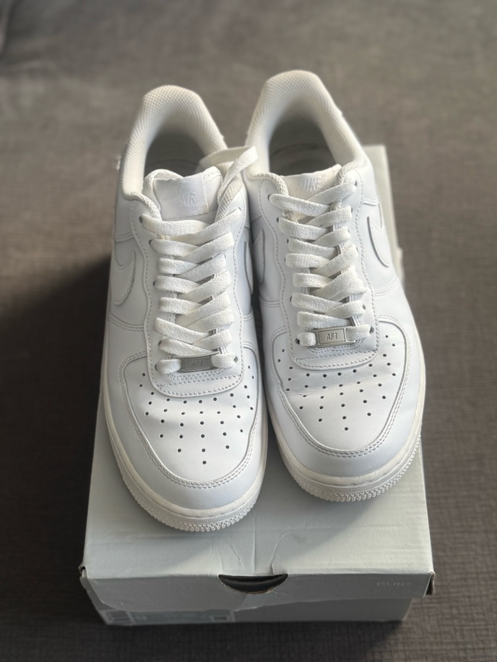 SOLD Nike White Low-Top Leather Sneakers
